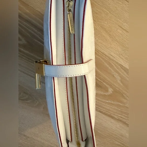 Arcadia Stunning White Patent Leather W/Red Trim Shoulder Bag W/Gold-Tone NWT - Picture 15 of 16